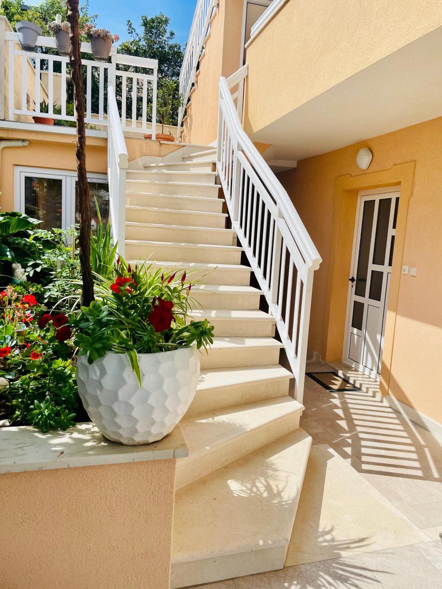 Apartments Sunny Elza Hvar Town Luaran gambar