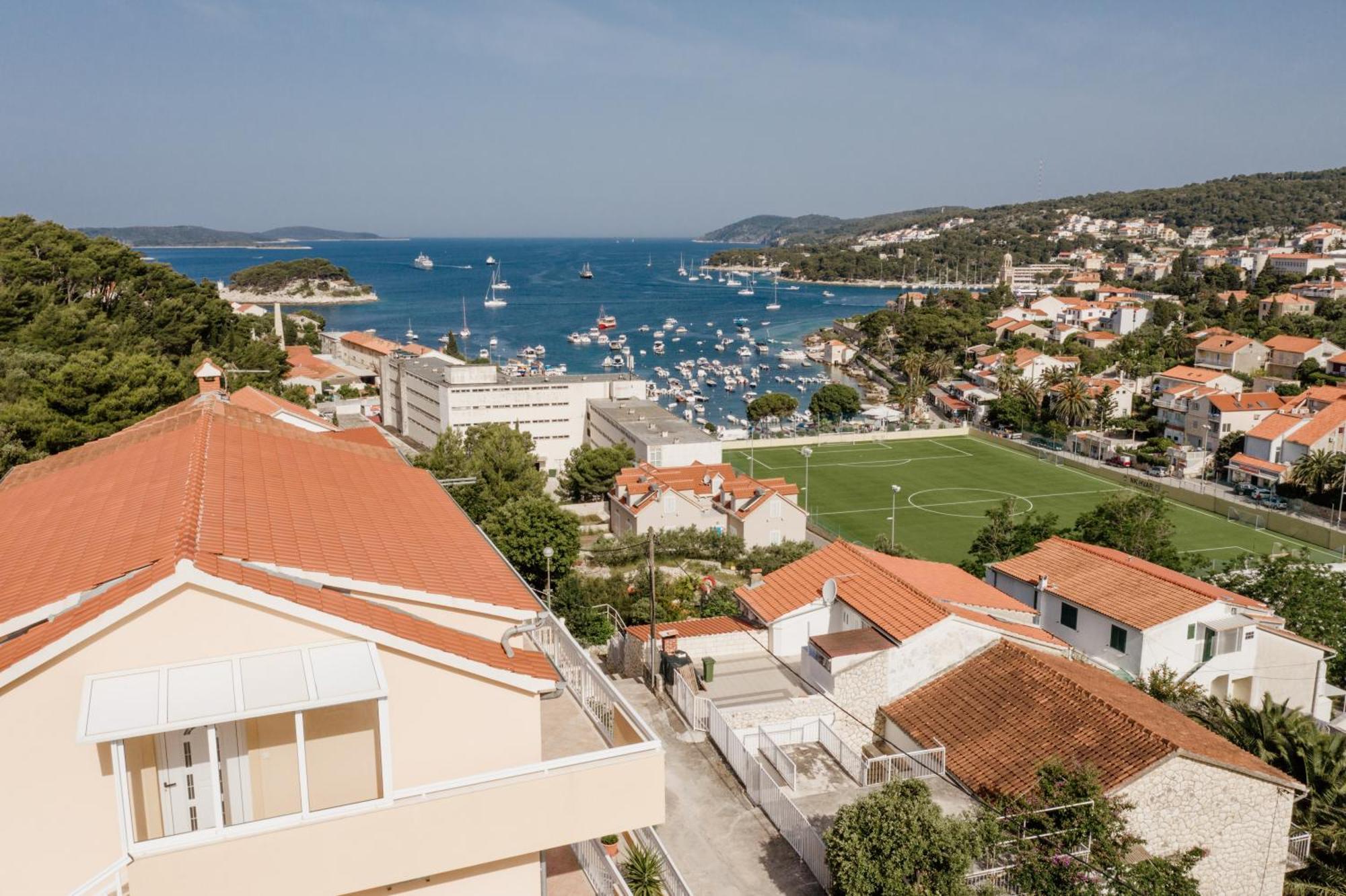 Apartments Sunny Elza Hvar Town Luaran gambar