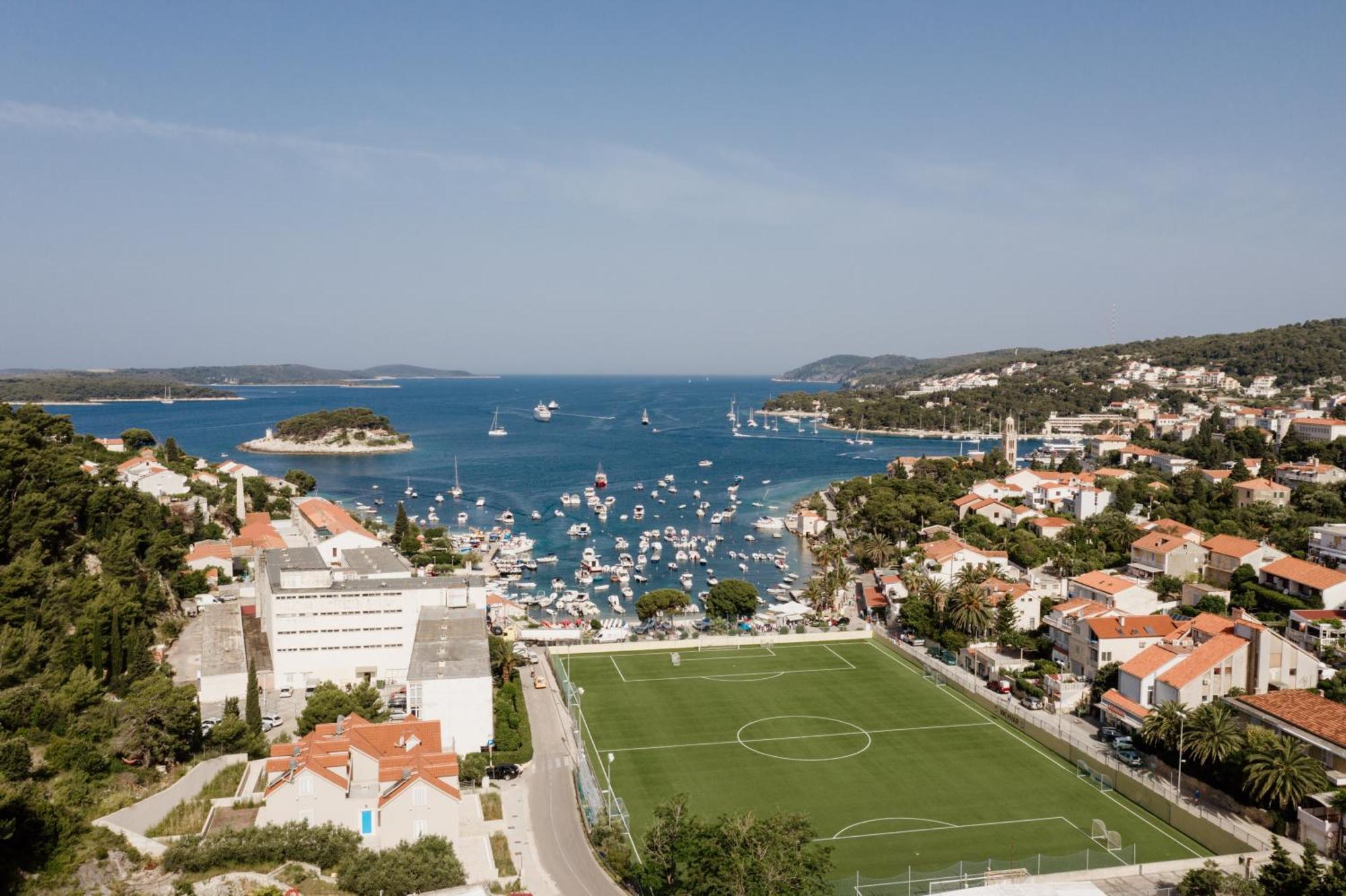 Apartments Sunny Elza Hvar Town Luaran gambar