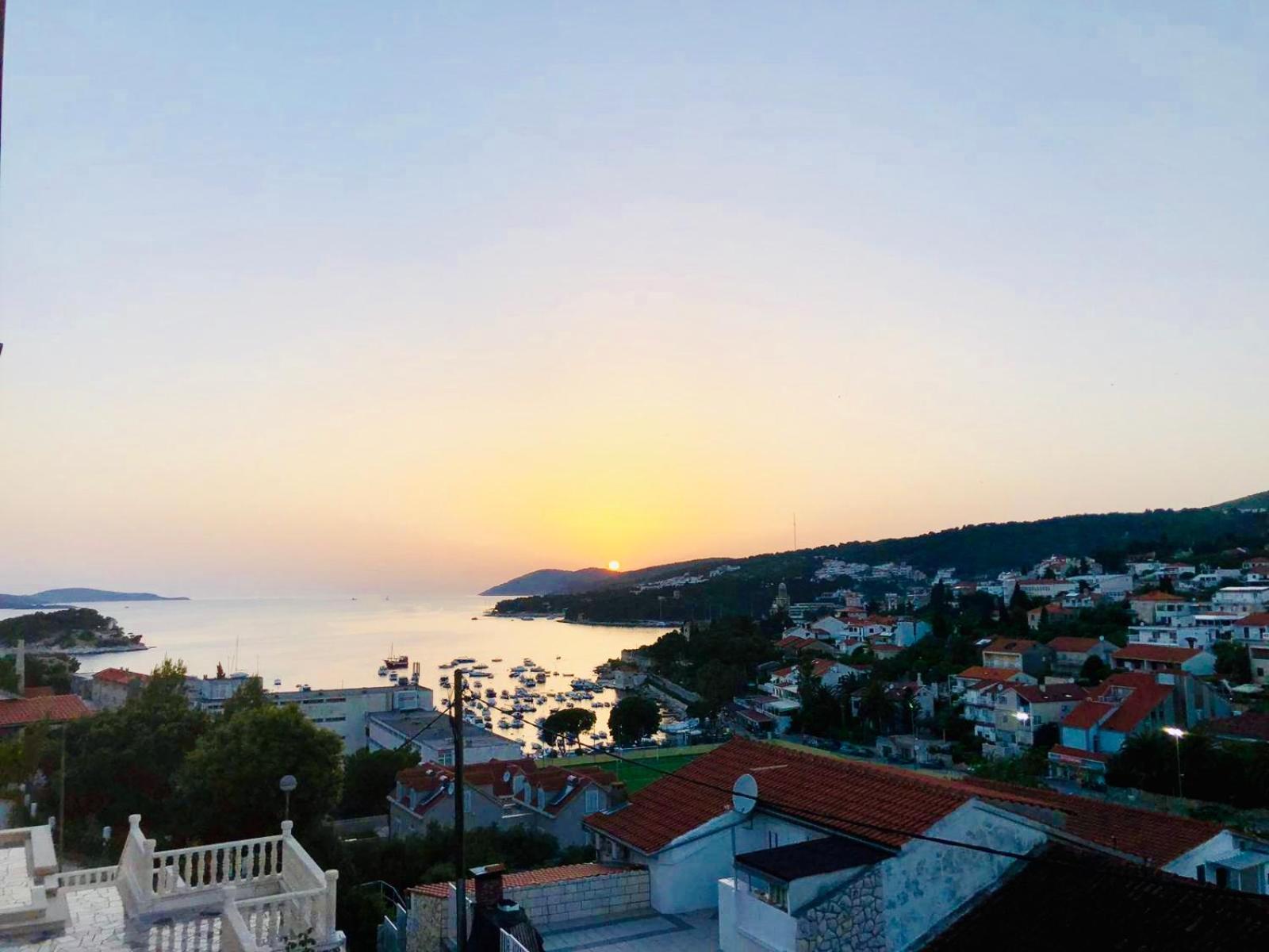 Apartments Sunny Elza Hvar Town Luaran gambar