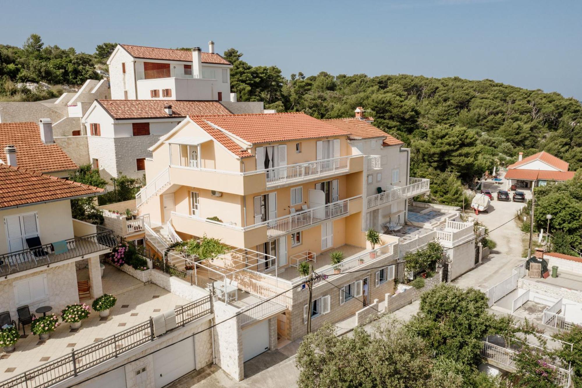 Apartments Sunny Elza Hvar Town Luaran gambar