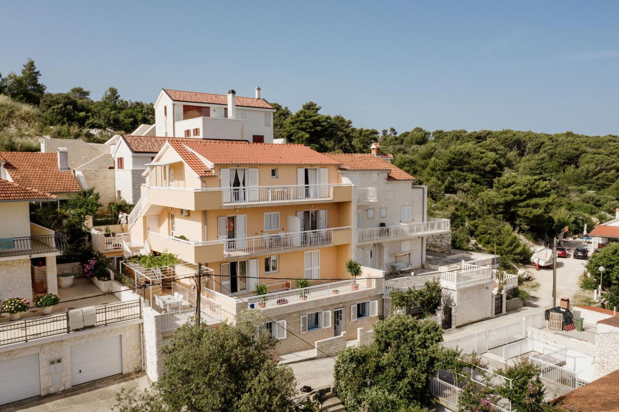 Apartments Sunny Elza Hvar Town Luaran gambar