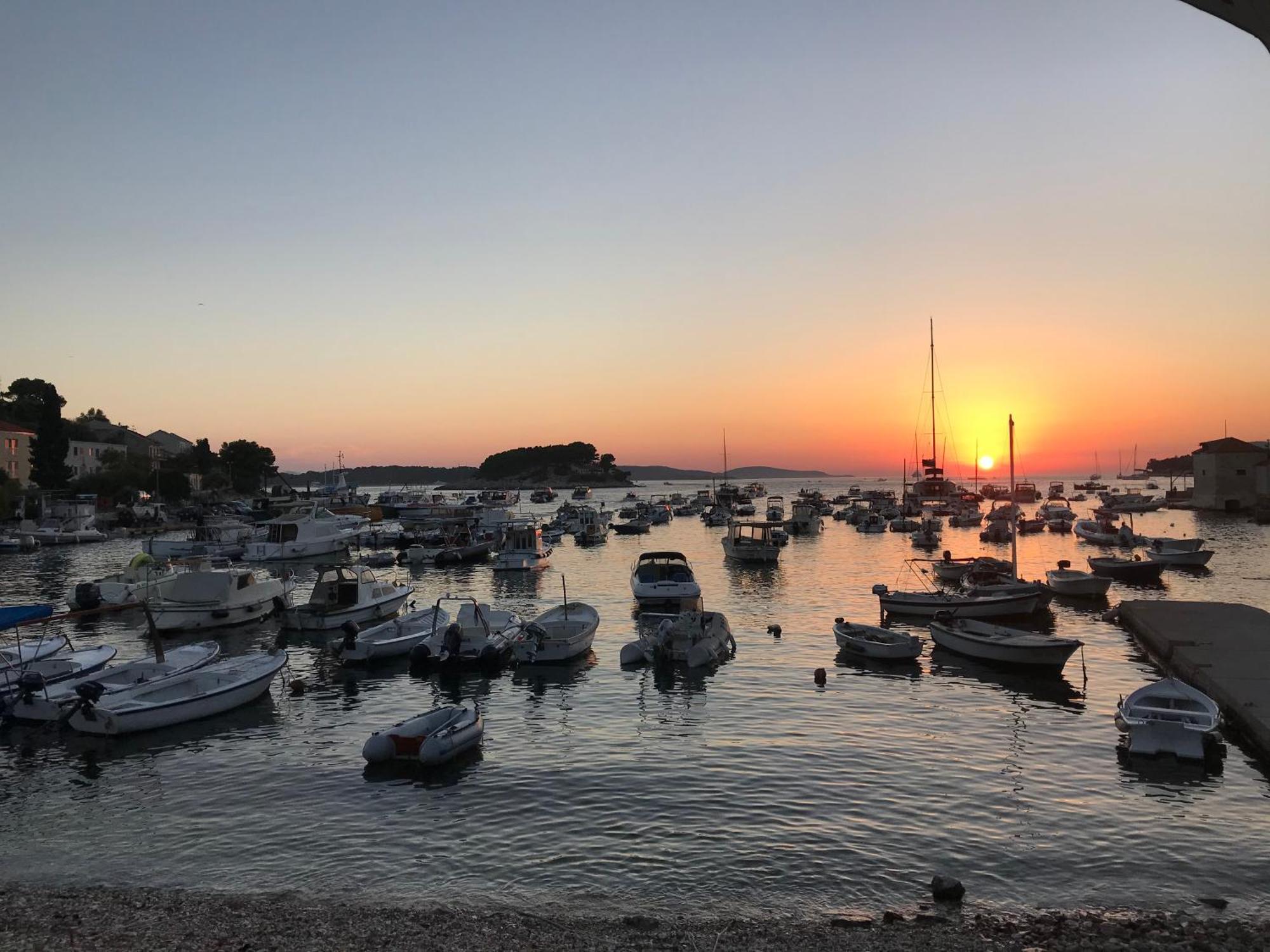 Apartments Sunny Elza Hvar Town Luaran gambar